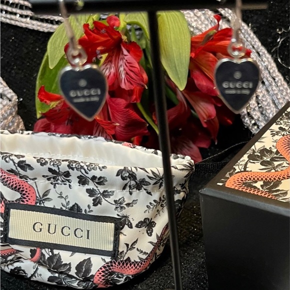 ***SOLD***Authentic Gucci Trademark Logo SS.925 Heart Charm Dangle Earrings New - Picture 8 of 11